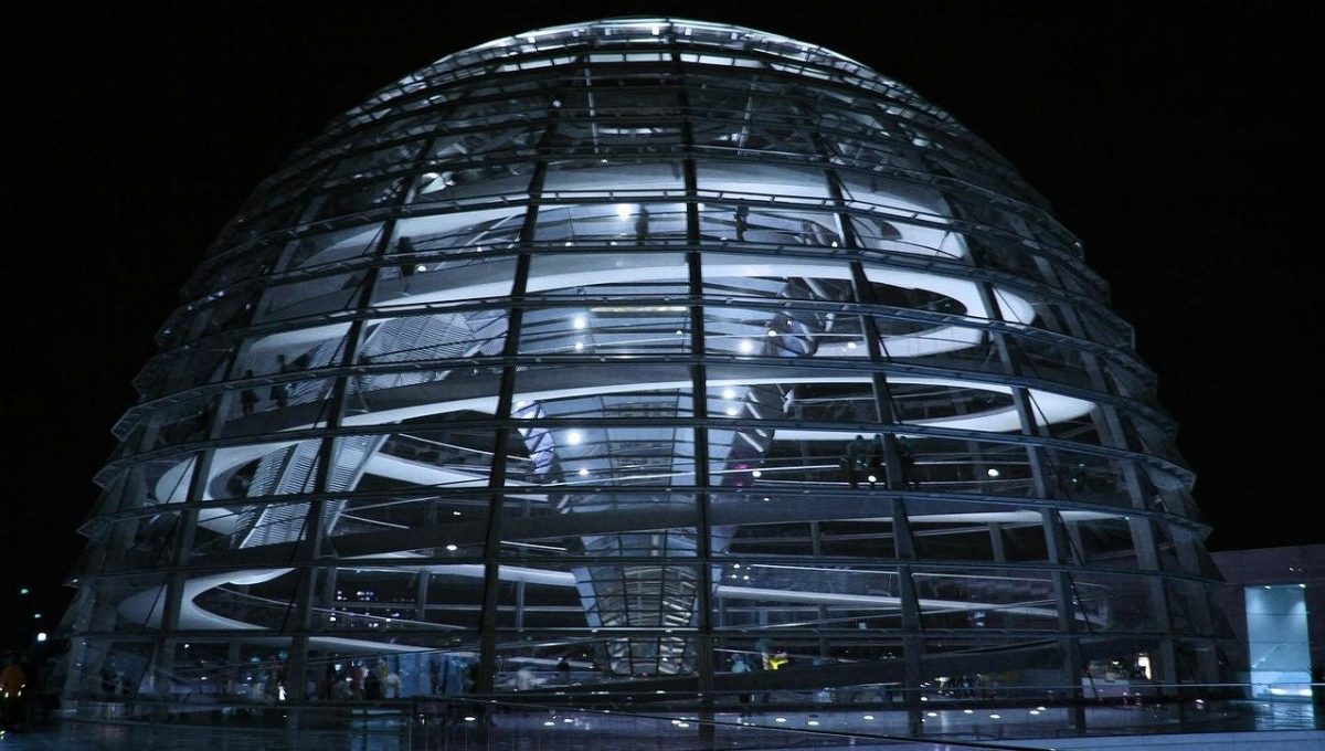 Inflation vs. Diäten der Bundestagsabgeordneten: Die Entwicklung 1975-2025