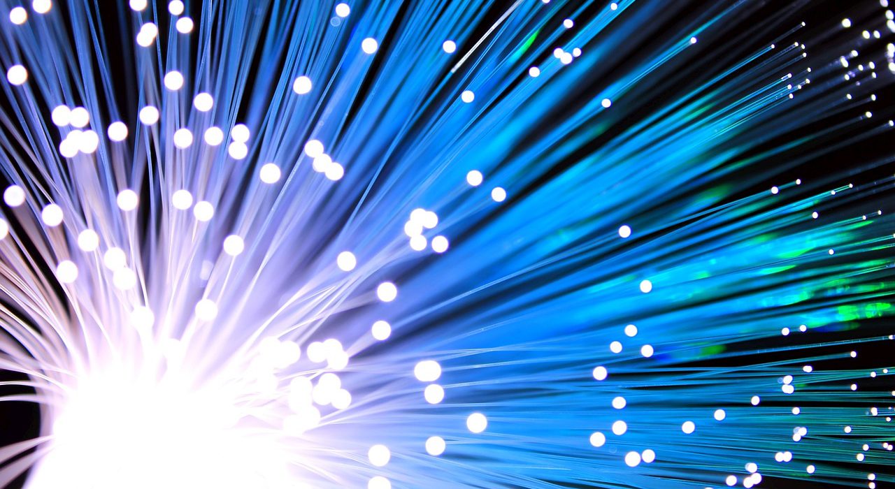 2 Charts – Deutschlands Glasfaser-Fiasko