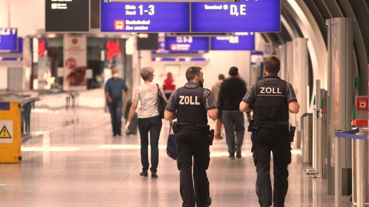 Zoll-Obergrenze von 10.000€ vs. Inflation: Entwicklung 2006-2026